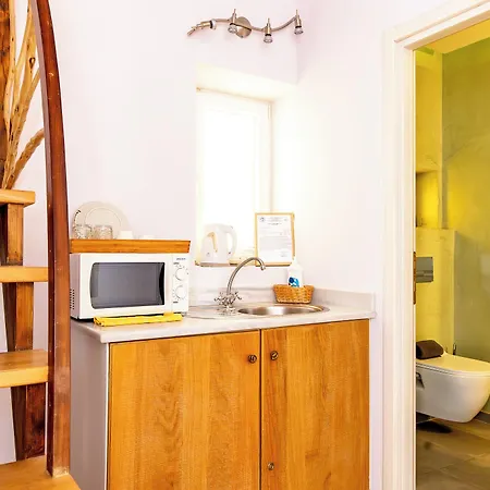 Locandiera * Corfu (city)